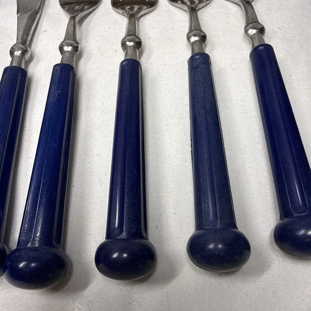 Flatware,Oxford Hall 4 Forks 1 Spoon 4 Knifes Blue Handle Stainless Japan VTG.